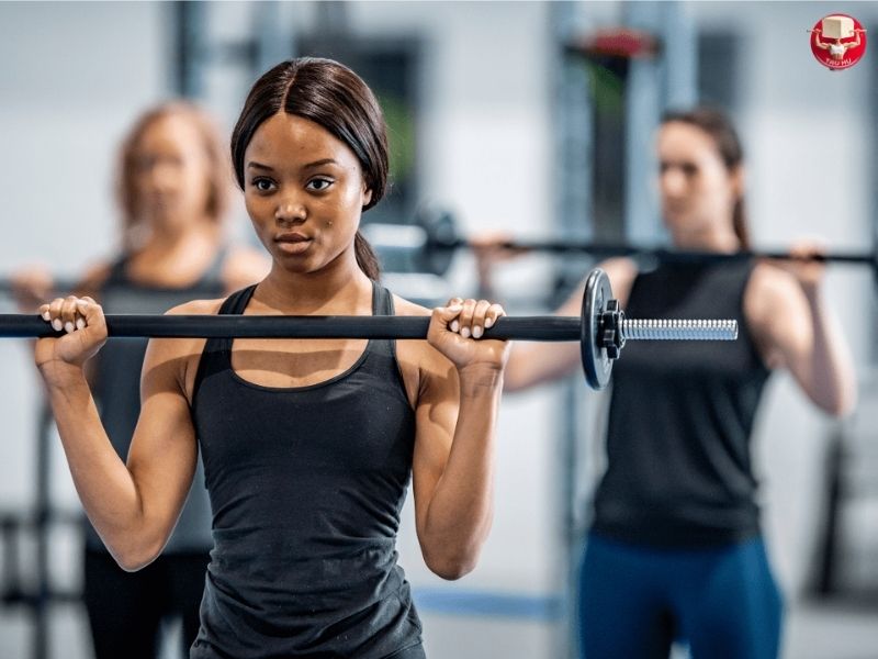 Reverse Grip Curl là bài tập bổ trợ cho cơ nhị đầu cánh tay và cơ cẳng tay, đặc biệt quan trọng cho chin-ups